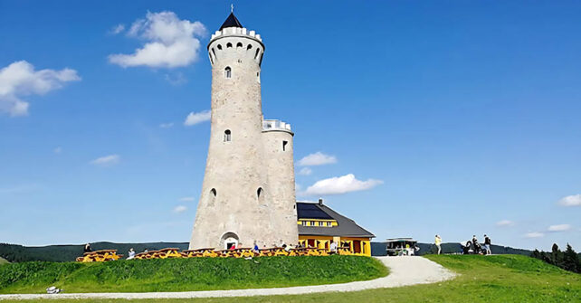 Dalimilova rozhledna – Wieża widokowa na wzgórzu Větrov